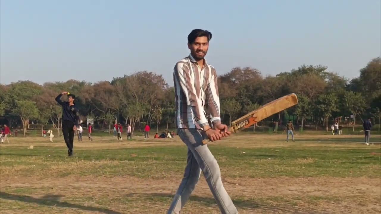 cricket खेलने pahunche अवंतिका पार्क