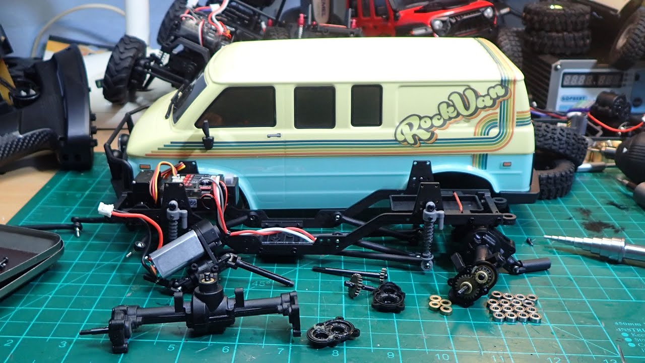 Hobby Plus CR-18P 1/18 Rock Van - detailed look, comparison with CR-18 and FCX24, first upgrade