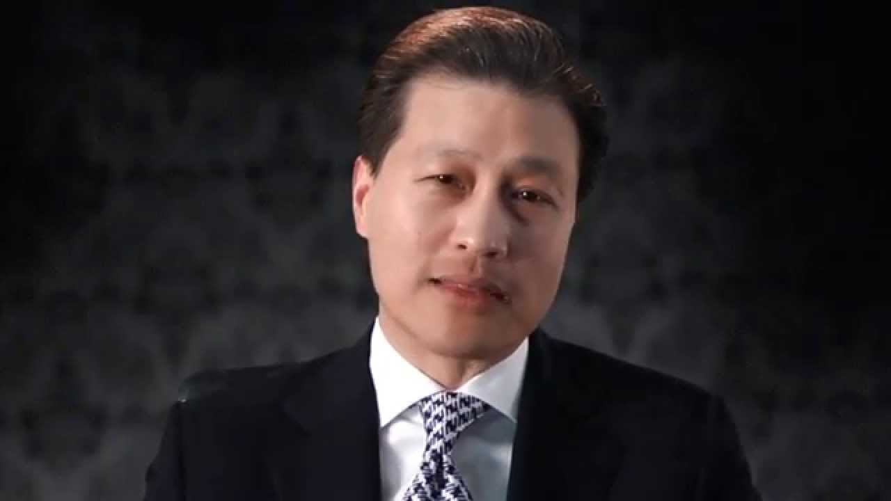2015 Awards Gala - Dominic Ng