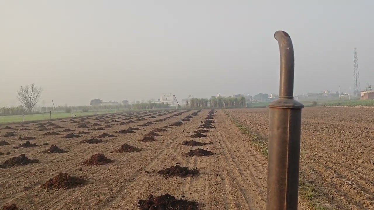 कम्प्यूटर मझे से गोबर का खाद फहलाने का सब अच्छा तरीका#farming 
