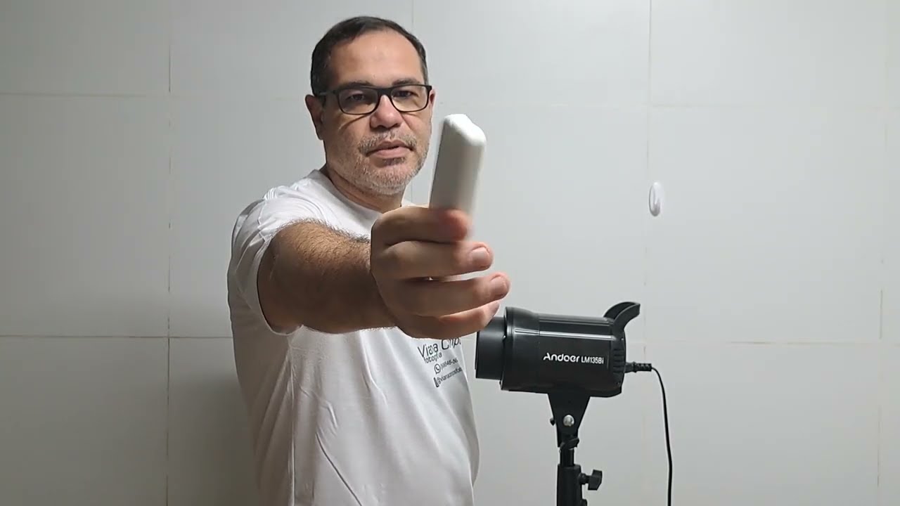 Andoer LM135Bi - A sua próxima tocha de LED
