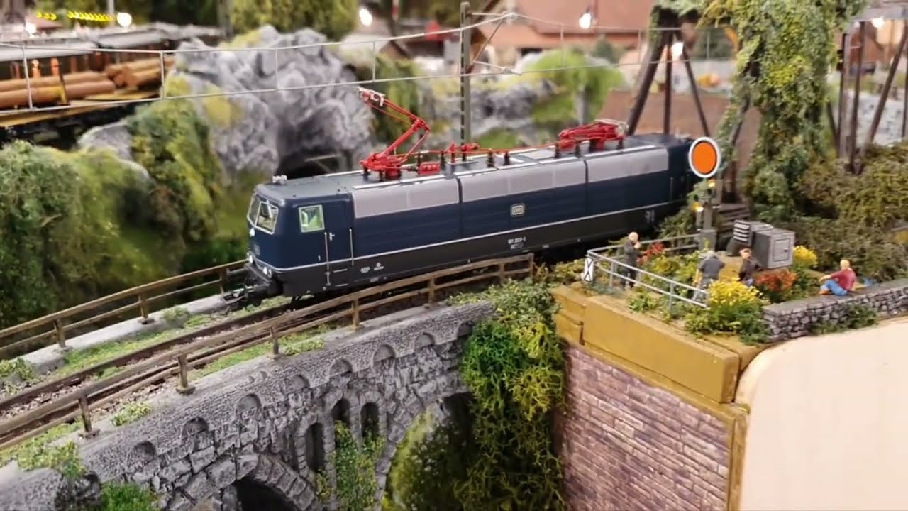 Märklin BR 181.2  - oder Metamorphose einer Lok - nix für schwache Nerven ;-) 39583 Insider-Modell