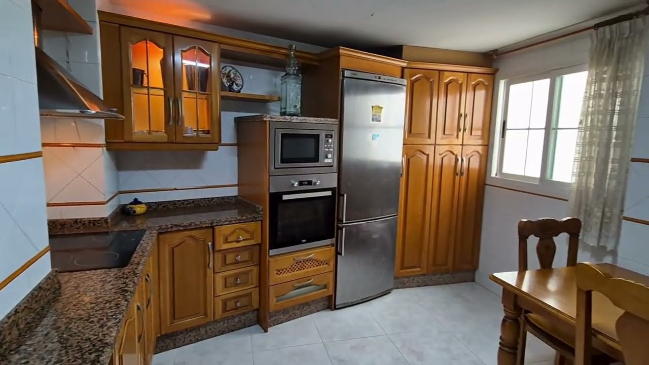 Vivienda 3 dormitorios por Renovalia Almuñécar
