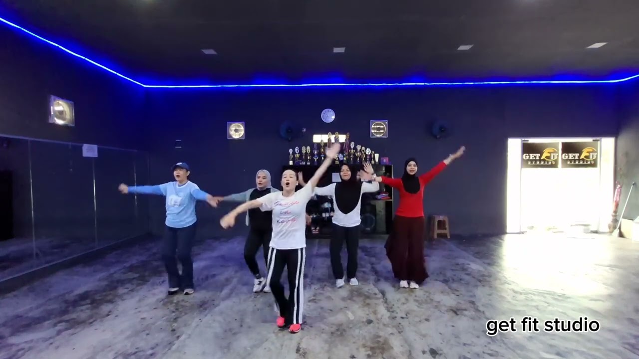马年贺岁曲《福气马上来 - 1119 - zumba - zin fitri - get fit studio - belitung