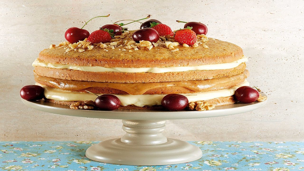 Bolo de Nozes com Recheio de Creme de Confeiteiro e Brigadeiro de Caramelo - Receitas Nestlé