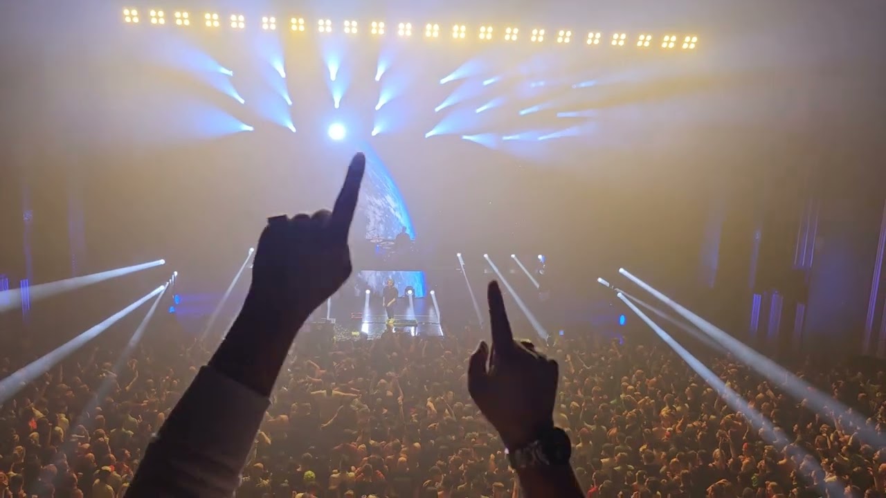 Electric Callboy -Spaceman (Live-Aventimo  Apollo London) 2023.MAY.1