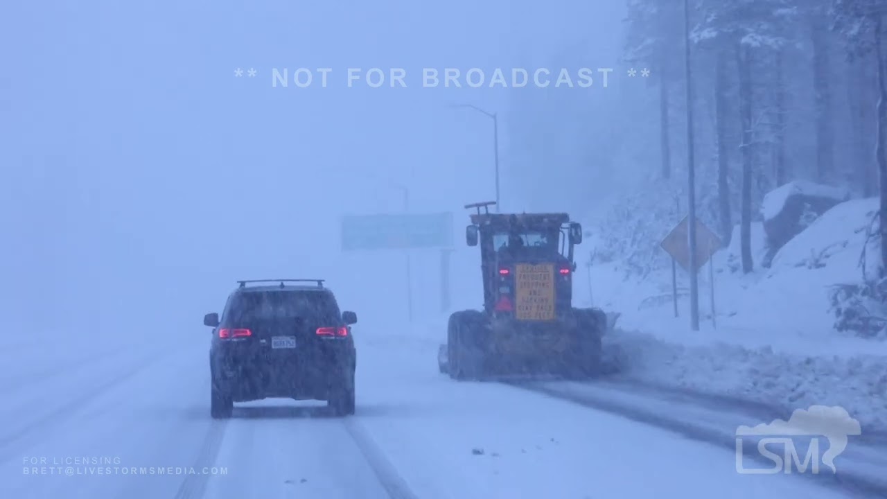 12-24-2025 Soda Springs, CA - Christmas Eve Snowstorm causes Spinouts, Jackknifed Semis, Heavy Snow