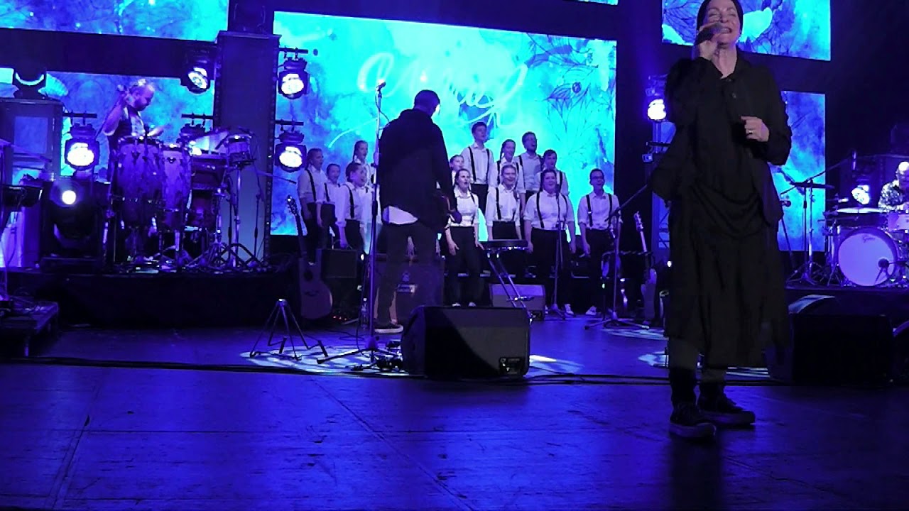 Píseň o slzách - Anna K a  Dětské Sborové Studio Ostrava Jih