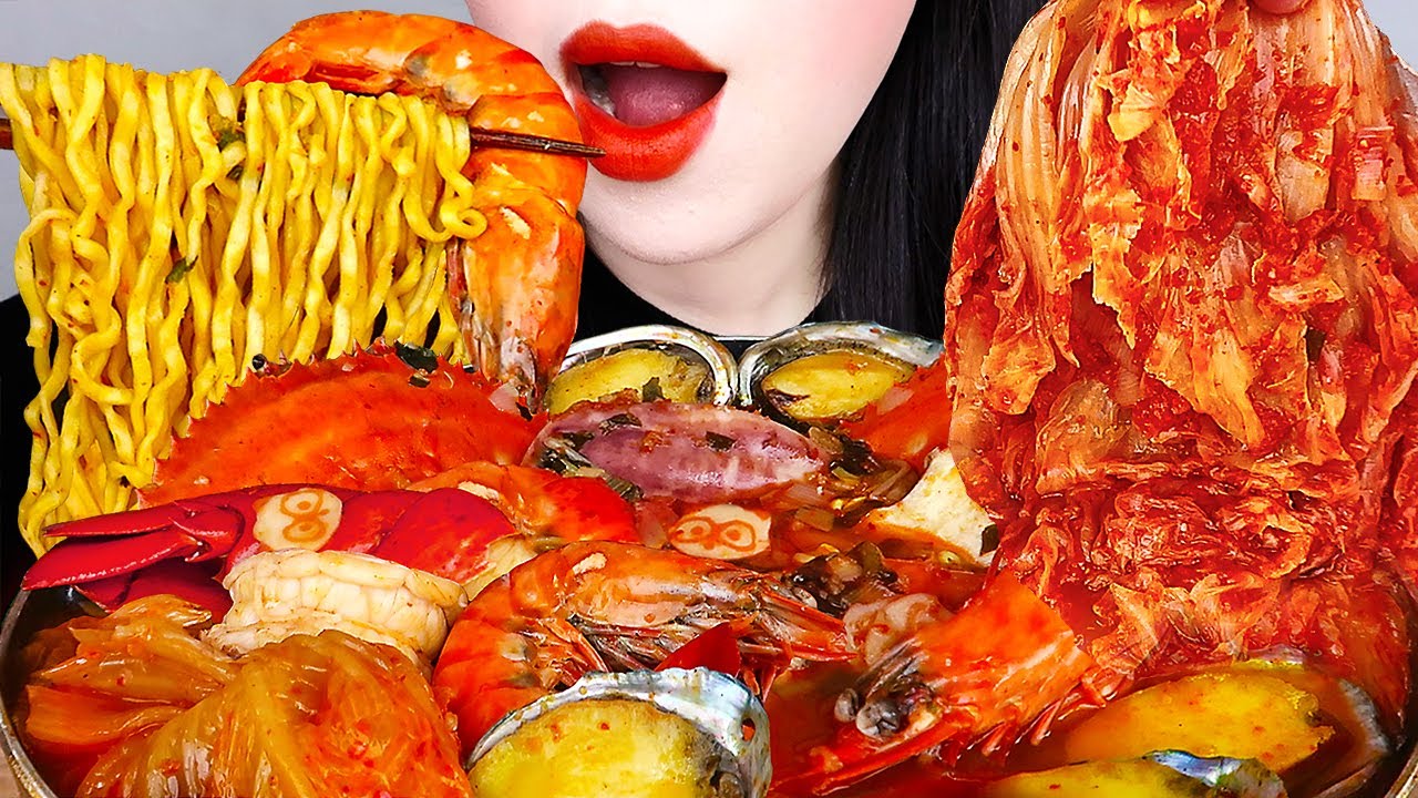 ASMR SPICY SEAFOOD NOODLES(RECIPE) LOBSTER TAIL, SHRIMP, SQUID KIMCHI NO TALKING EATING MUKBANG