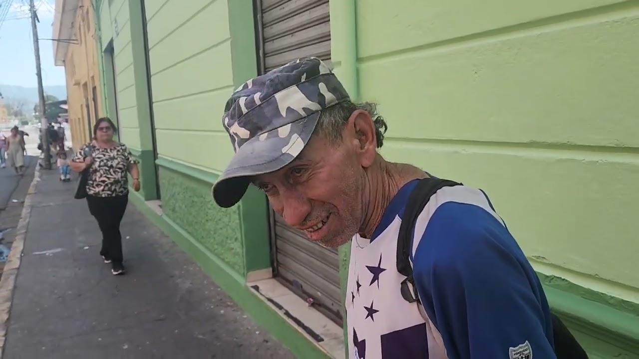 PASADO DE COPAS ENCONTRE AL HOMBRE DE LAS 7,000 MUJERES 😱 