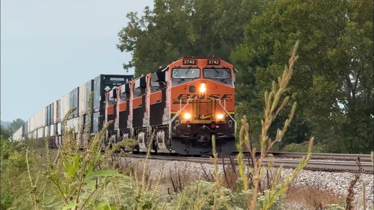 Fast BNSF Z train (Slows way down)! BNSF Transcon: Marceline sub..9/19/24