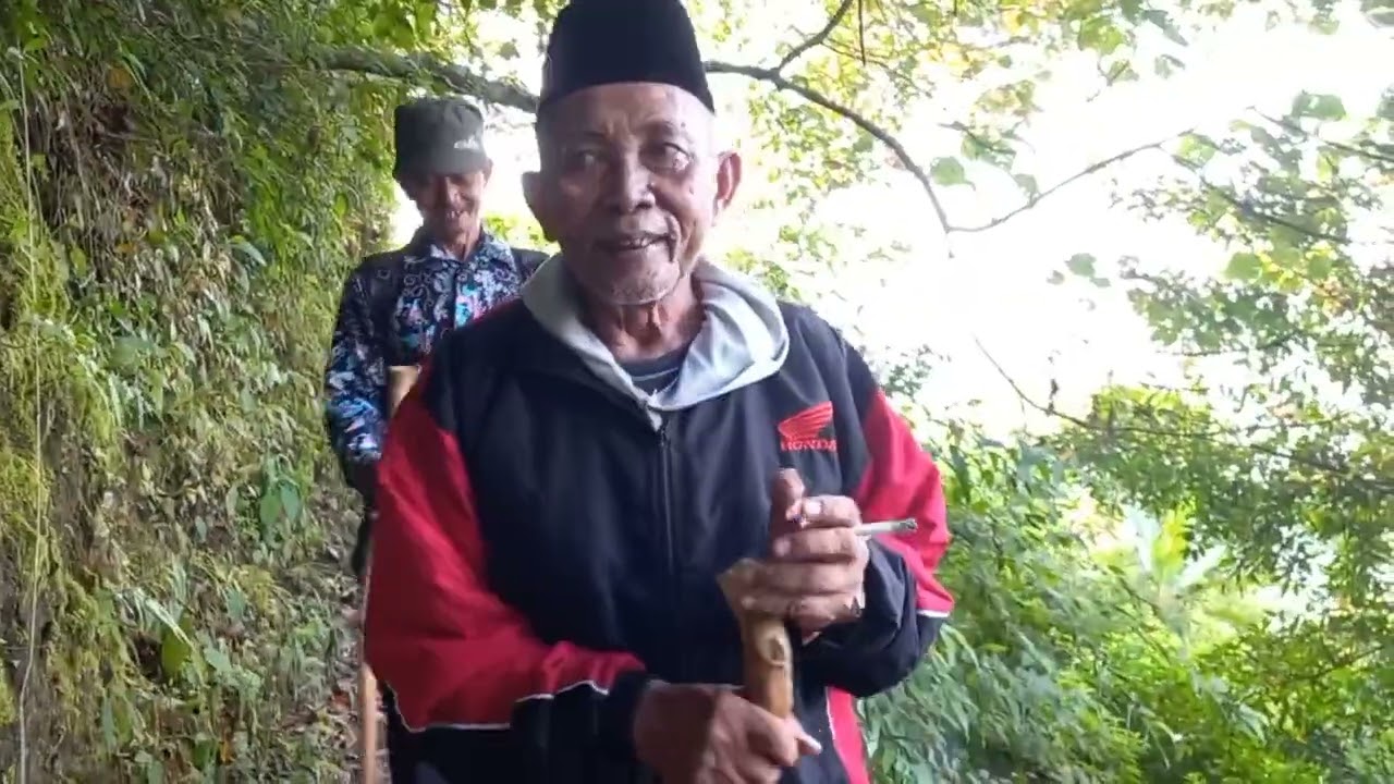 Tektok Gunung Muria - Natas Angin Via Rahtawu [Kecil - Kecil Cabe Rawit]