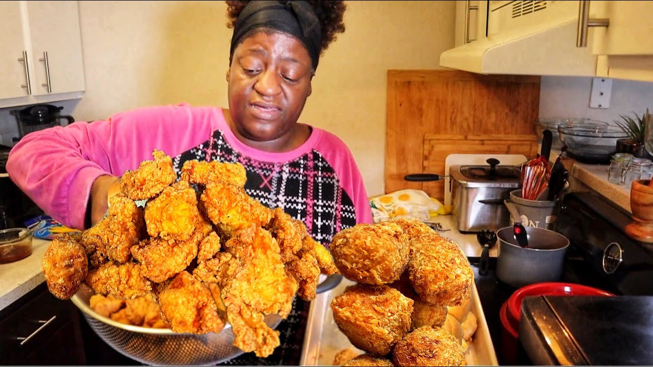 HUGE TATOR TOTS| FRIED CHICKEN BITES| RECIPE| COOKING WITH NANA!