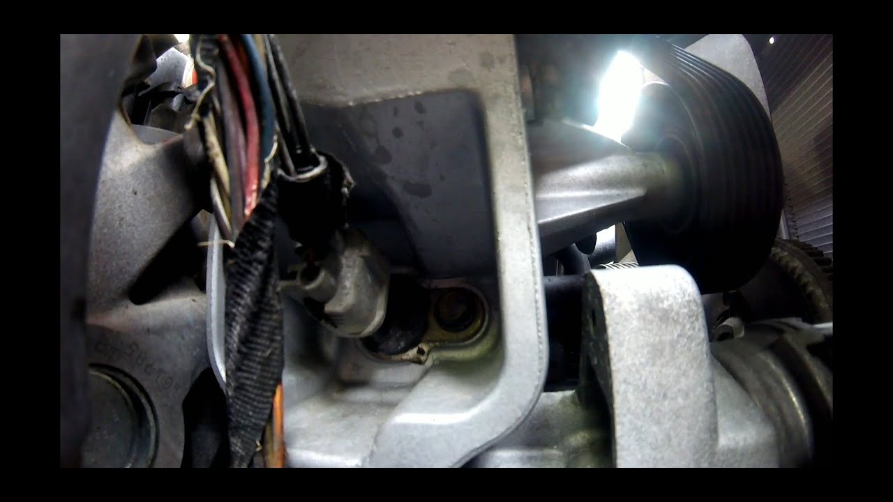 How To Replace A 2007 Dodge Ram 1500 5.7L Hemi Camshaft Sensor.