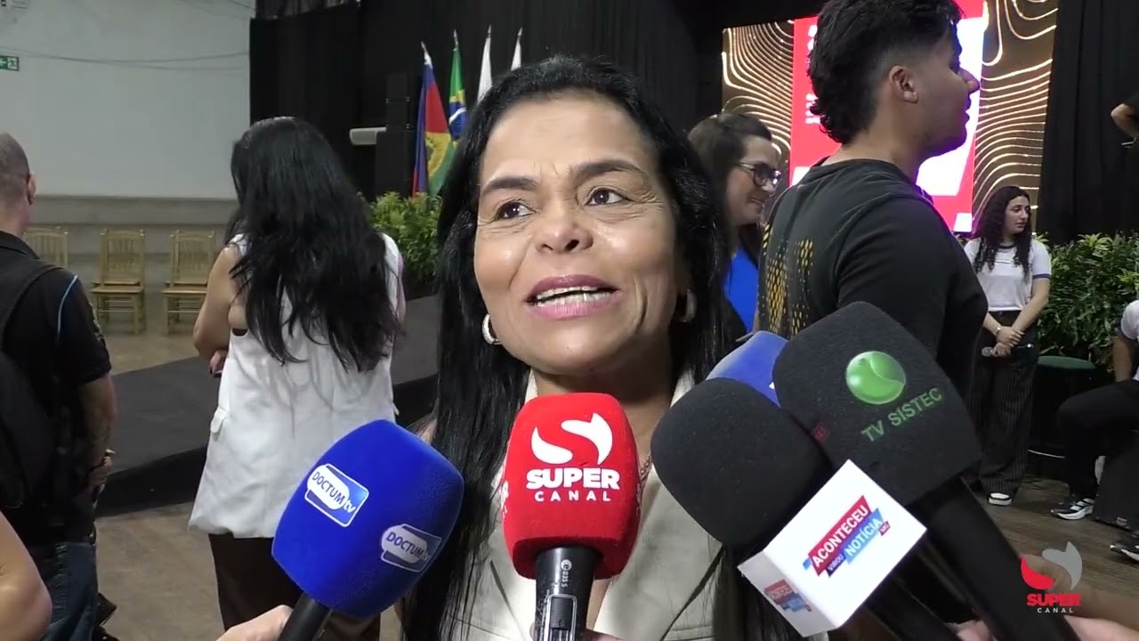 Gestores da educação participam de palestra com a campeã mundial Hortência Marcari em Caratinga