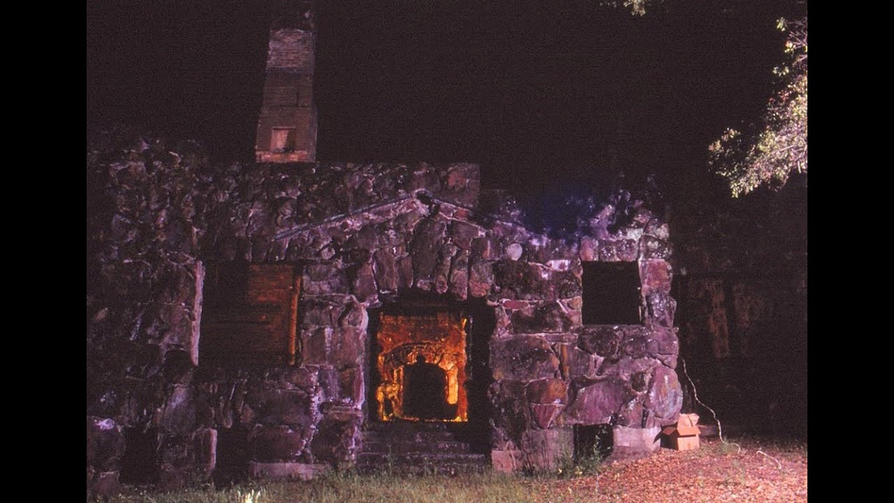 2 Minute Tours: The Wolf House Fire
