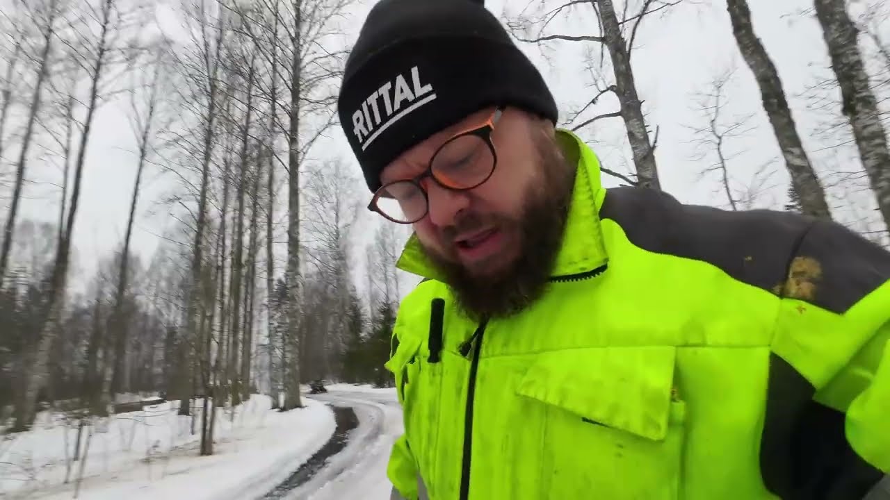Konkelo juoksee!! Sohjo lentää ja piä hajoaa
