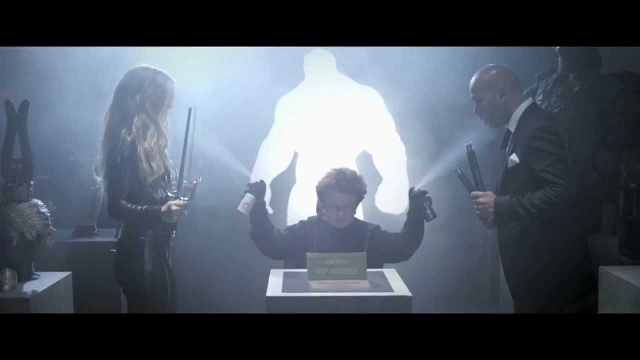 AXE Boat 2012 : Carmen Electra vs Eric Judor