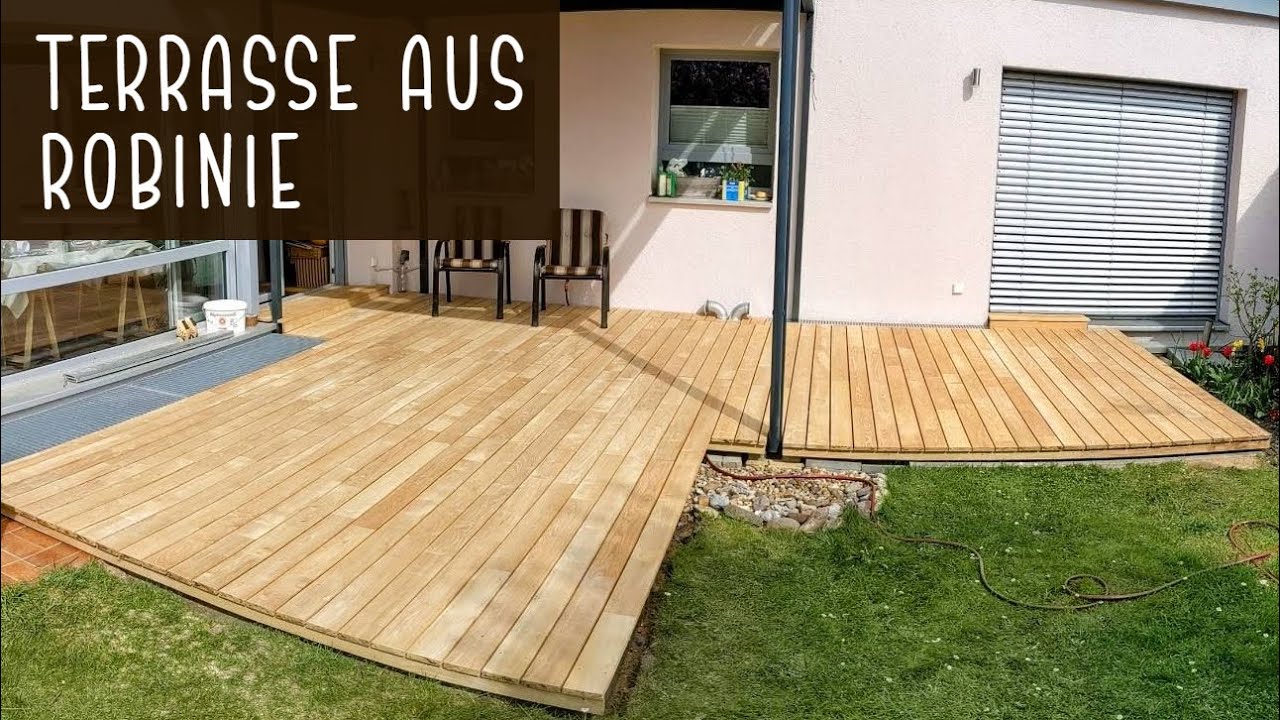 Bau einer Terrasse aus Robinie-Dielen (keilgezinkt) und -Unterkonstruktion