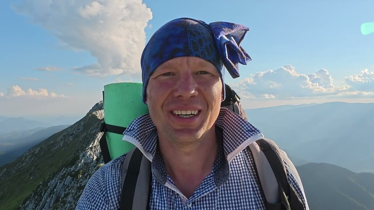 Hiking Piatra Craiului: Zărnești – La Om Peak