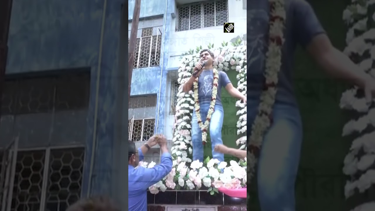 KK&rsquo;s 1st death anniversary: Singer&rsquo;s statue installed where he performed his last gig