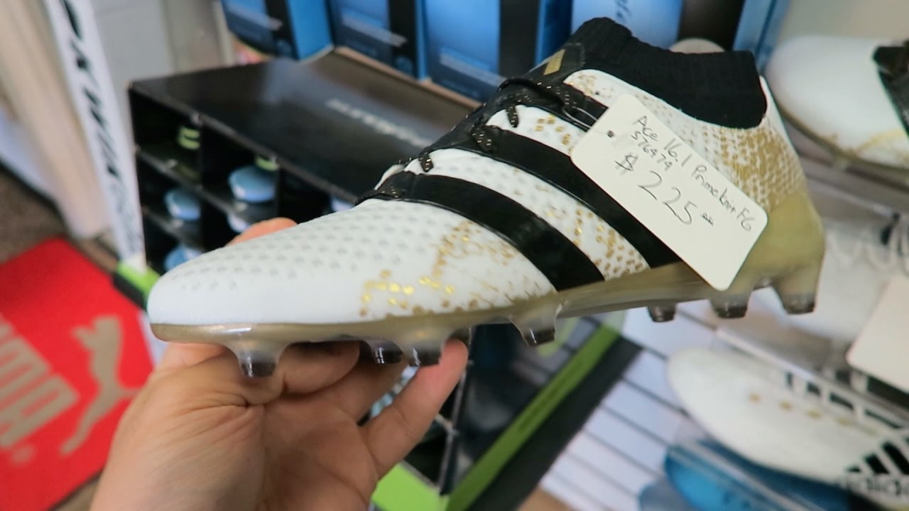 I NEED THESE FOOTBALL BOOTS!