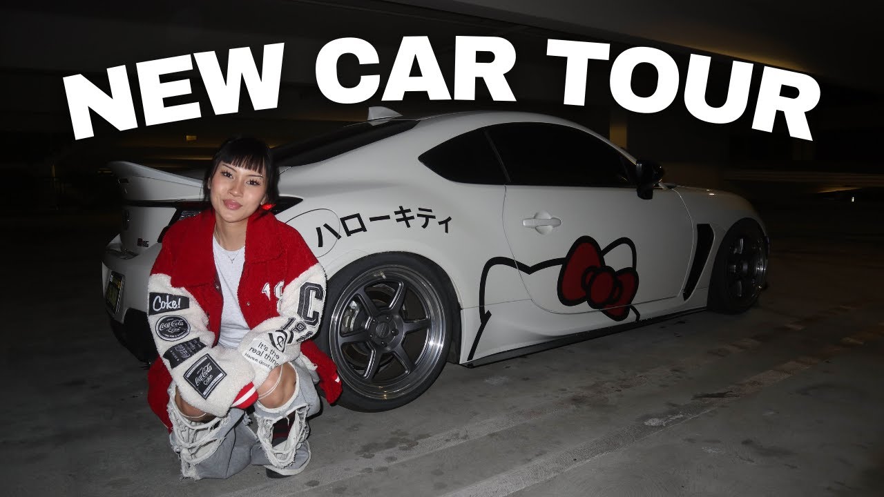 Hello Kitty CAR TOUR  + what's in my car