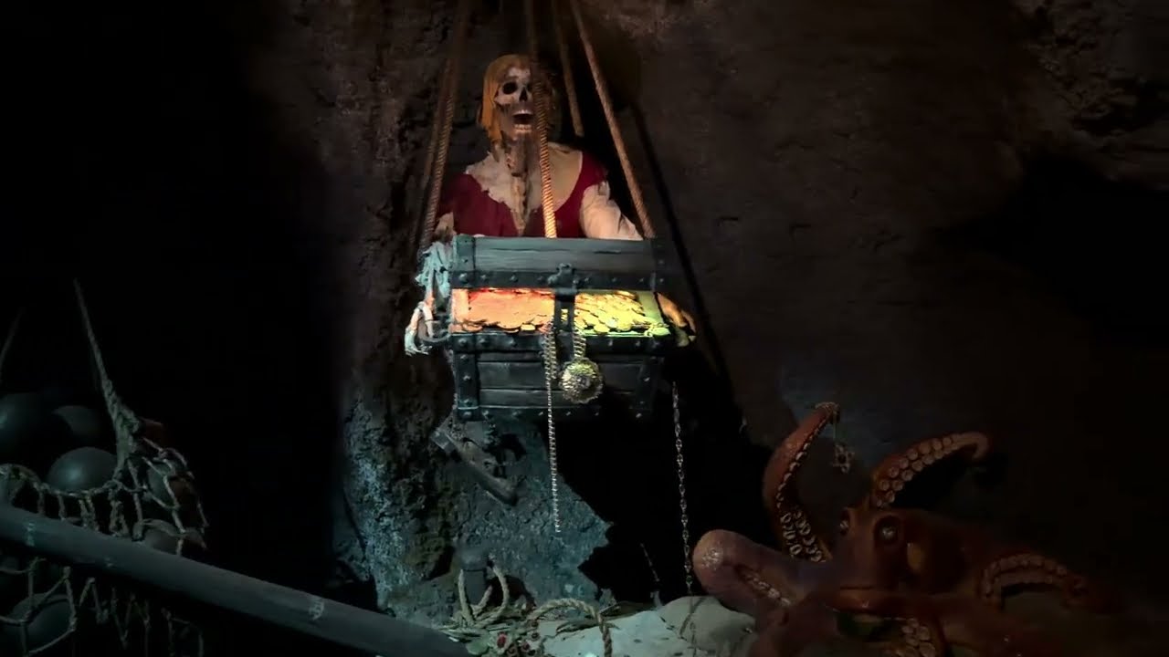 Alone on Pirates of the Caribbean Disneyland 2025 4K