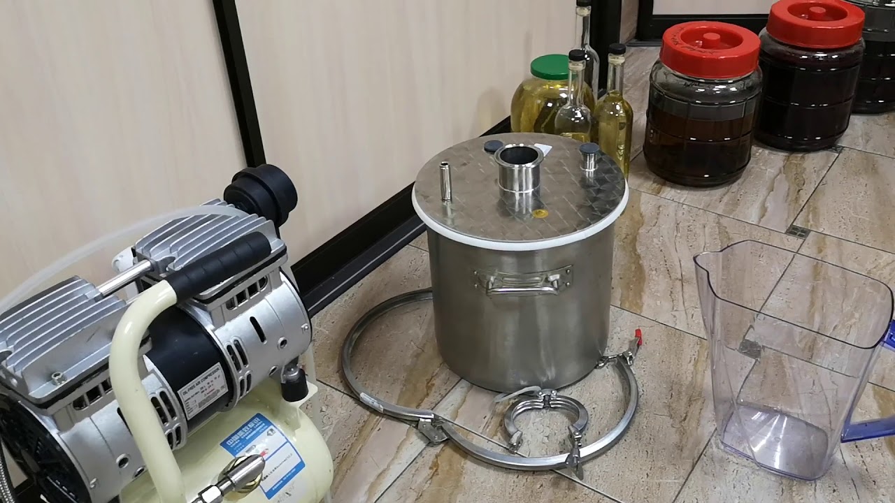 Вакуумный упаковщик и крышка Вакс - все что нужно для дистилляции ароматных спиртов)))