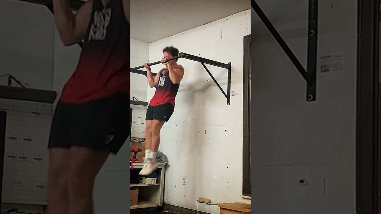 Настенный турник Rage Fitness R2 на деревянных стойках