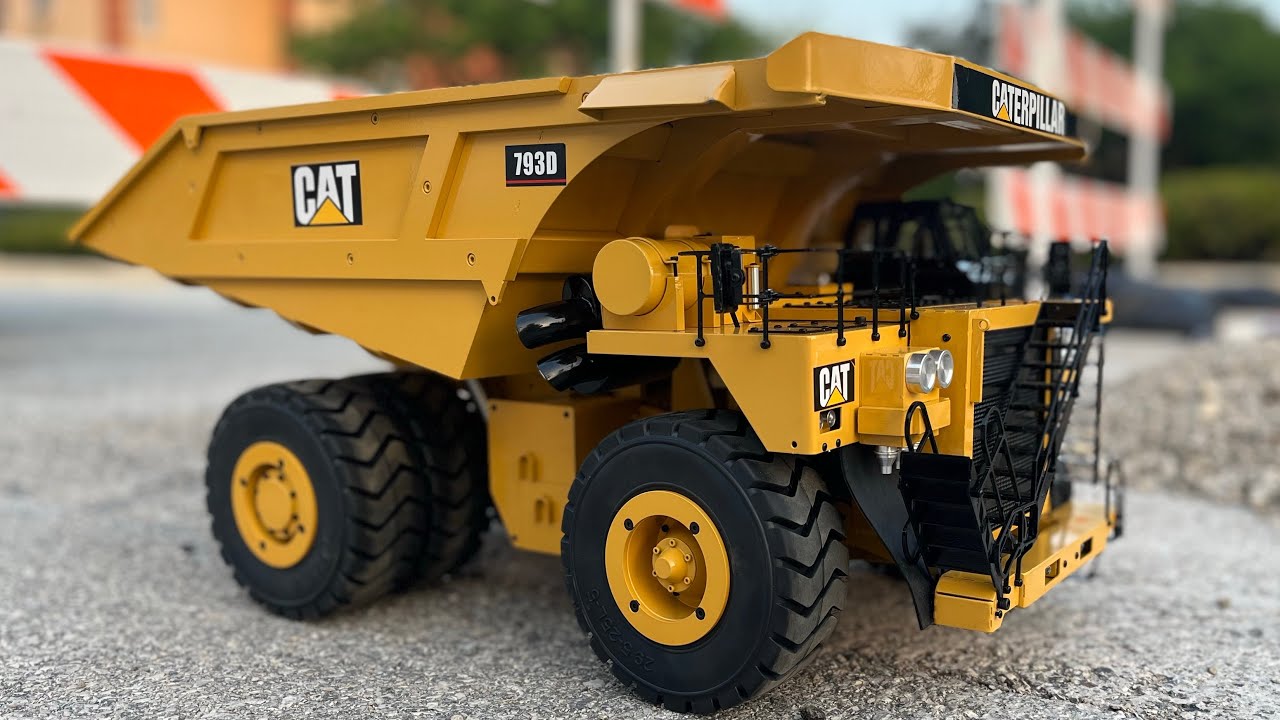 1/20 mining truck Cat 793D first run and load