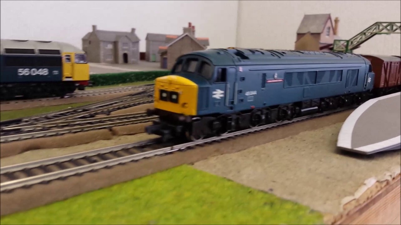 Mainline BR Class 45 1CO-CO1 Loco ' Royal Inniskilling Fuselier' No. 45044 BR Blue M55129