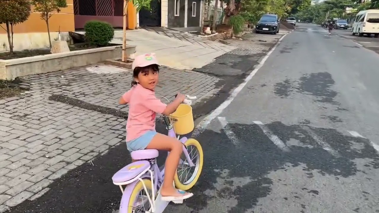 Jalan santai bersama mama papa 11Okt25