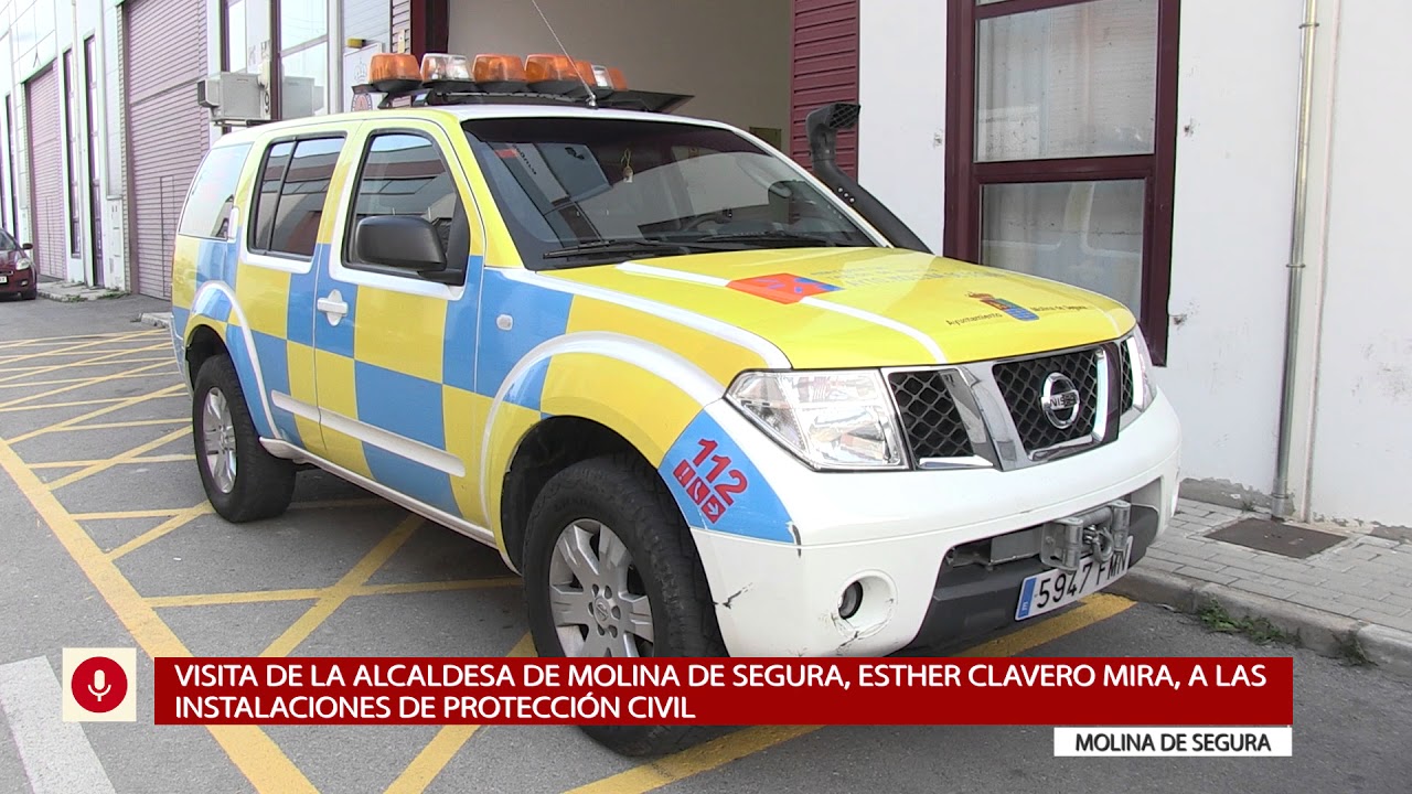 Visita de la alcaldesa, Esther Clavero, a la sede de Protección Civil