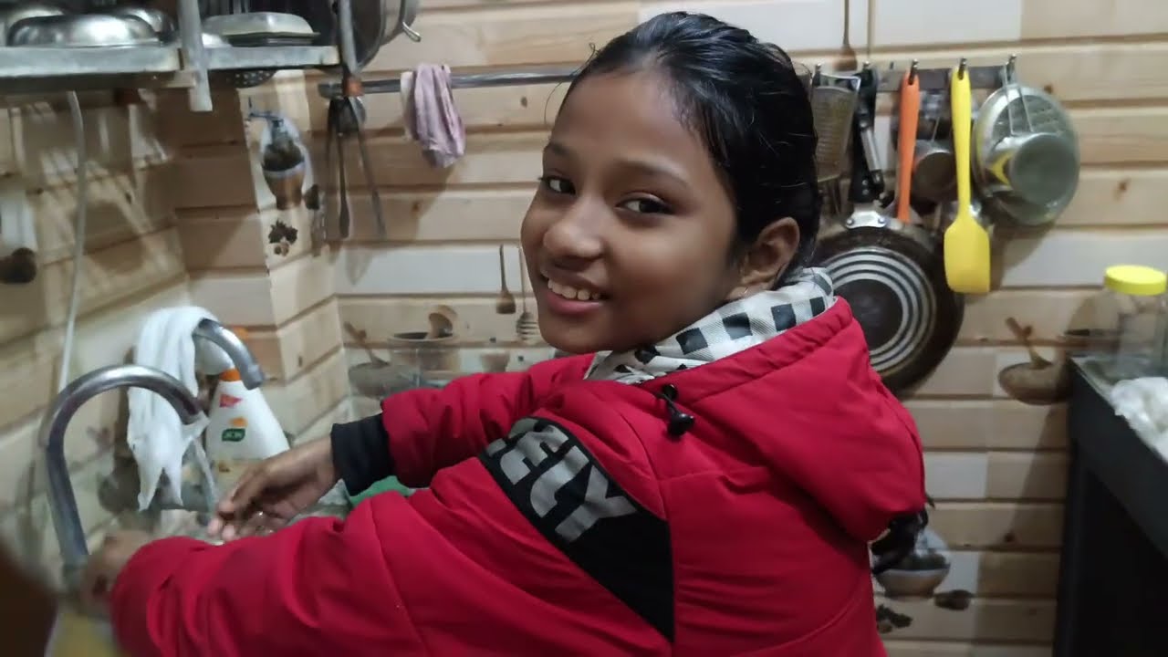 Samosa mein milne ki khushi 😍 | Aadat bilkul bacho wali hai 😂