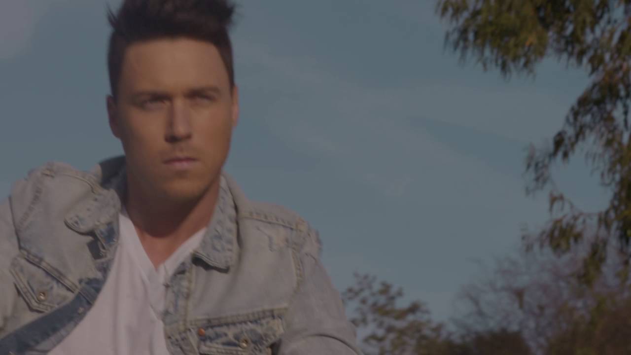 RUNAGROUND - Chase You Down - Official Video Clip