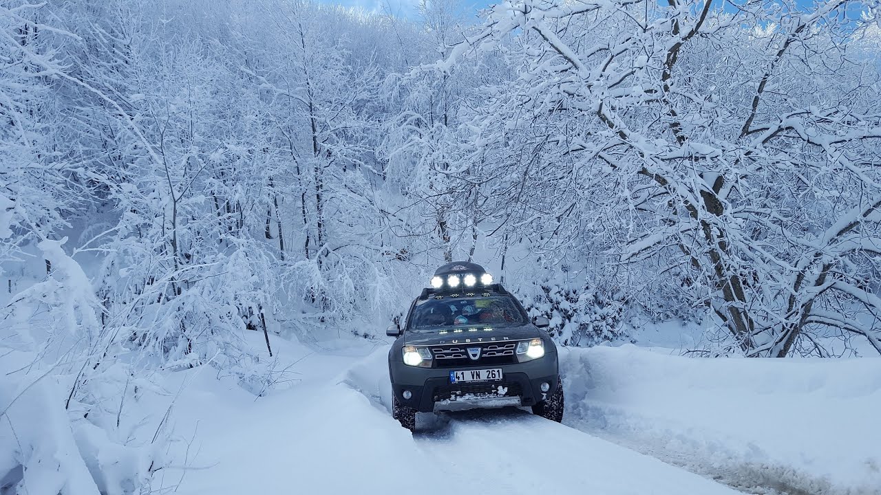 Duster Yarım Metre Karda Şov Yapıyor, 4x4 Off Road