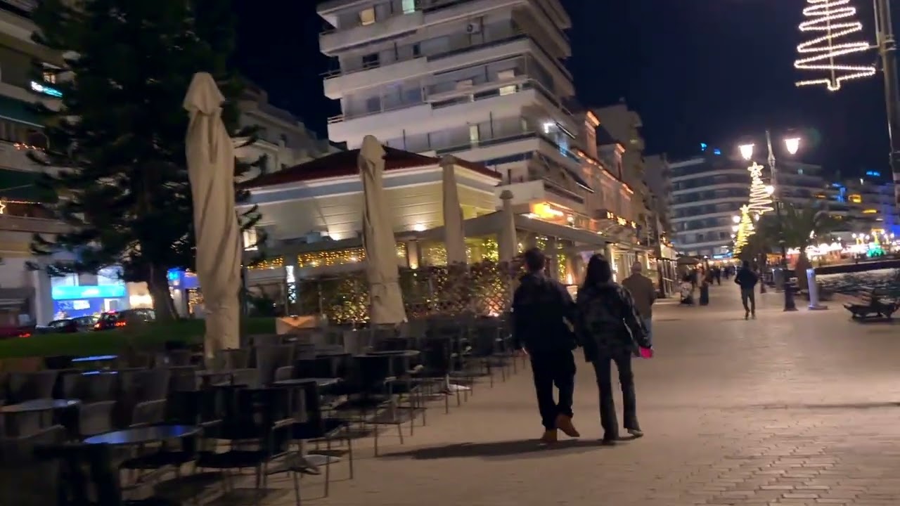 Christmas Night Walk in Chalkida, Greece / &Chi;&rho;&iota;&sigma;&tau;&omicron;&upsilon;&gamma;&epsilon;&nu;&nu;&iota;ά&tau;&iota;&kappa;&eta; &Nu;&upsilon;&chi;&tau;&epsilon;&rho;&iota;&nu;ή &Beta;ό&lambda;&tau;&alpha; &sigma;&tau;&eta;&nu; &Chi;&alpha;&lambda;&kappa;ί&delta;&alpha;