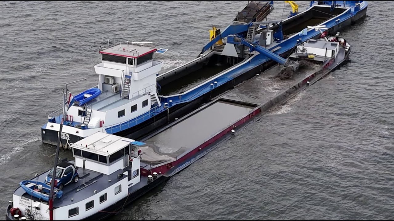 Vaart van Nijkerk, laden op het IJsselmeer en dan richting Amsterdam.