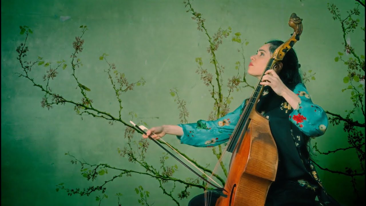 SAINTE-COLOMBE // 'Manuscrit de Tournus, Suite en ré mineur: Chaconne' by Lucile Boulanger