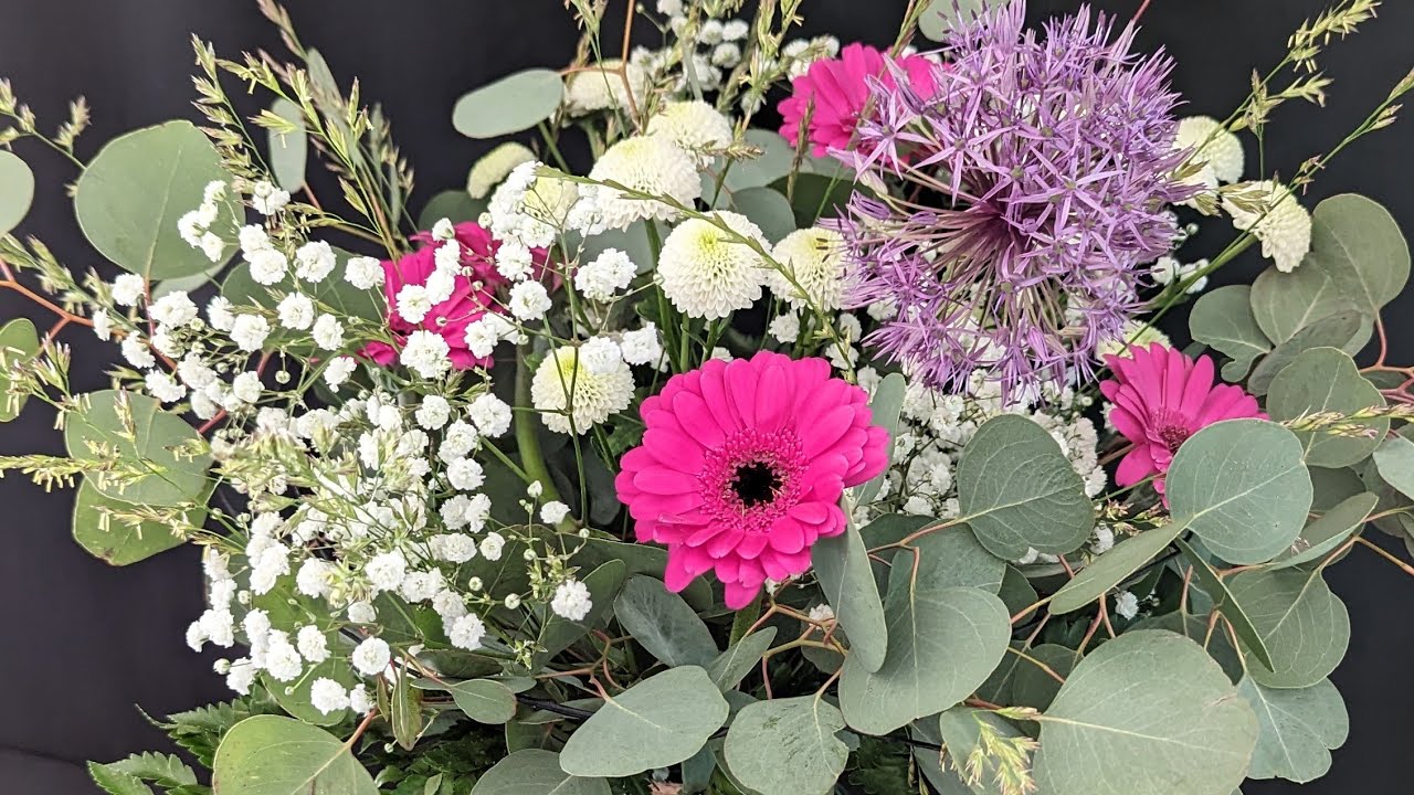 L'atelier d'art floral, mai 2023 bouquet structure, style  champêtre