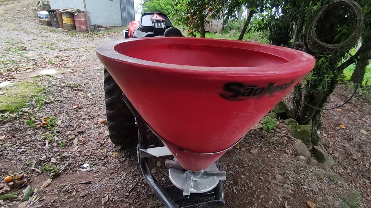 Distribuidor de adubos São José 300