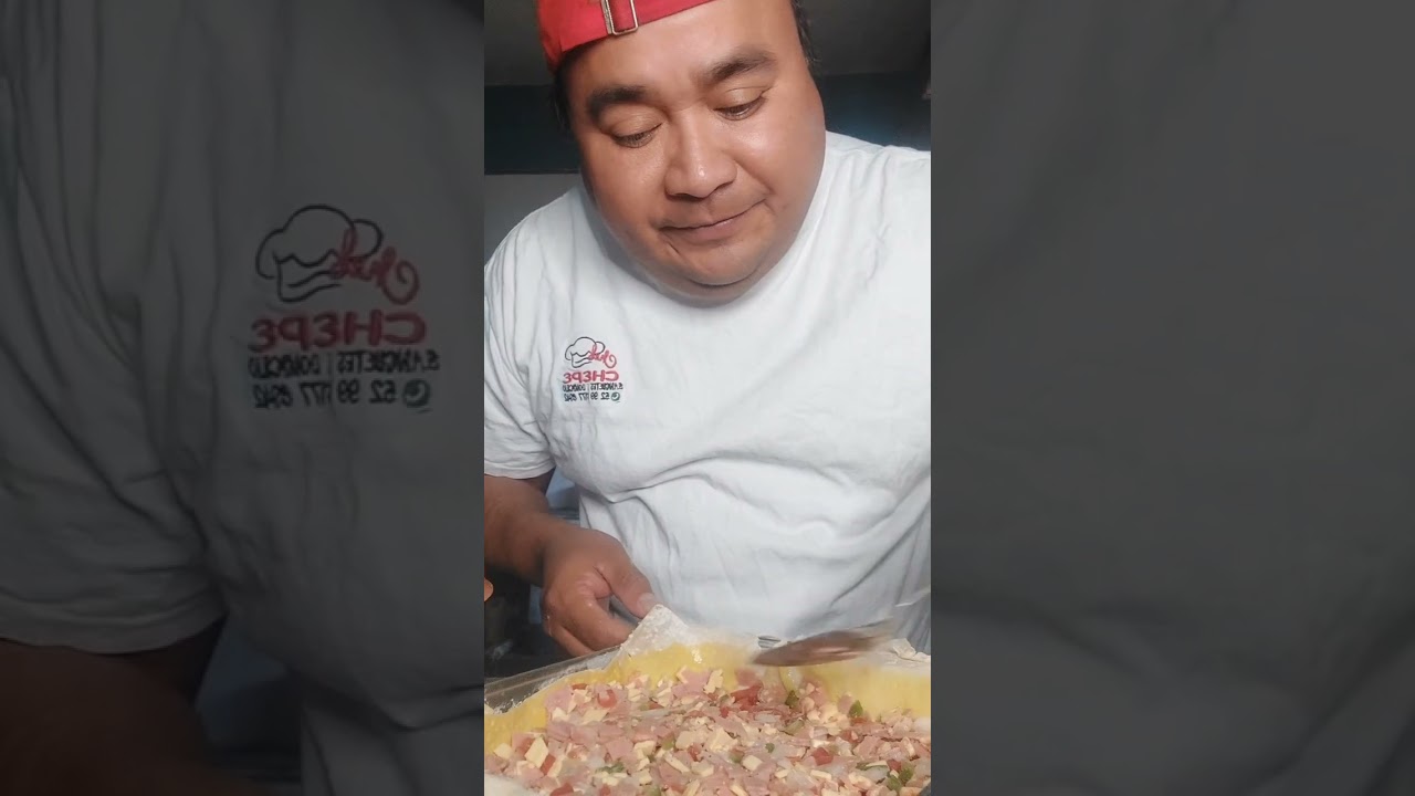 crujiente hojaldrado de jamón y queso, espero les guste ala audiencia.