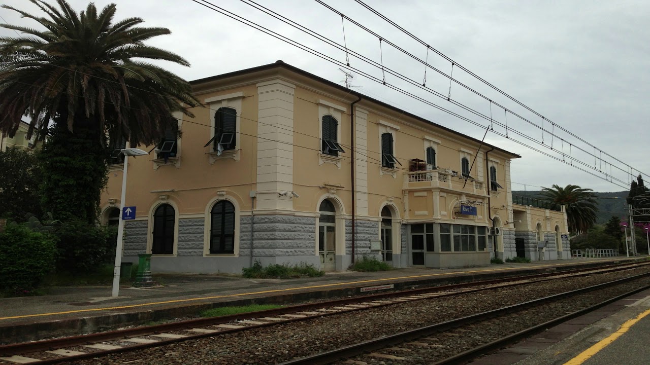 Annunci alla Stazione di Riva Trigoso
