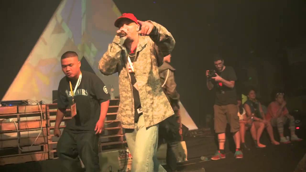 Hazard Clique ( live @South side connection )