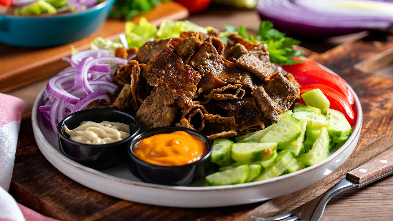 Kebab la tava, reteta simpla, suculenta si aromata (Mai bun ca la shaormerie!)