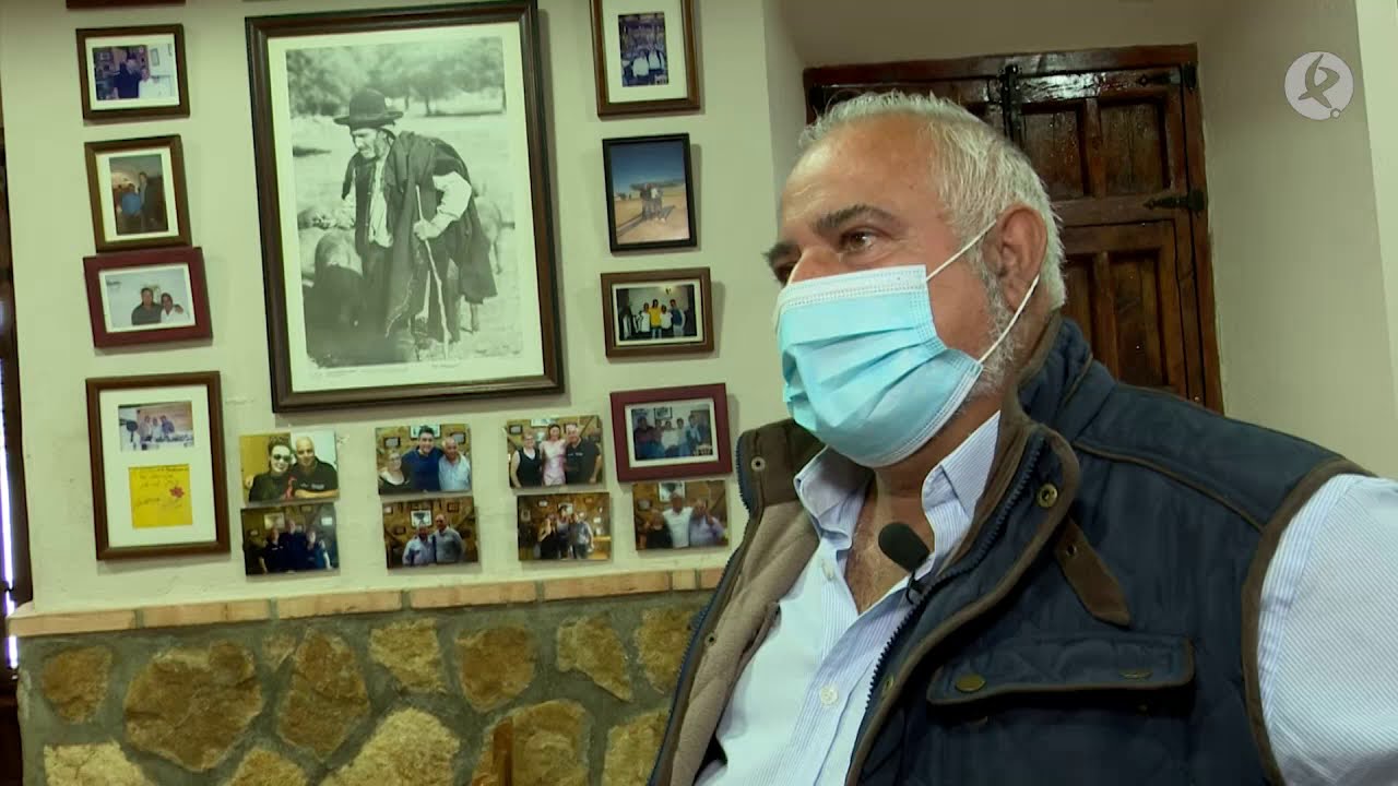 El vecino de Fregenal que ha cortado jamón para el Rey | Puerta con Puerta