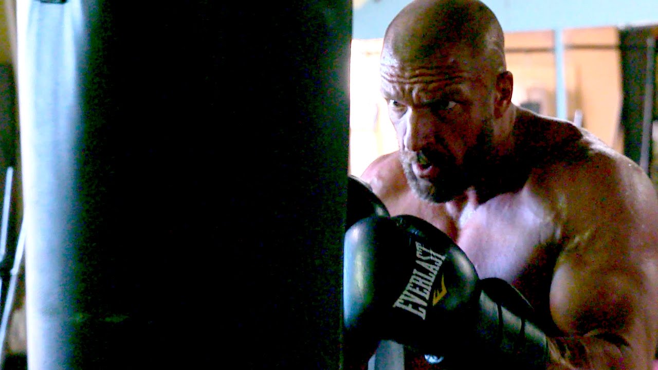 How Triple H got in the best shape of his life for WrestleMania 32