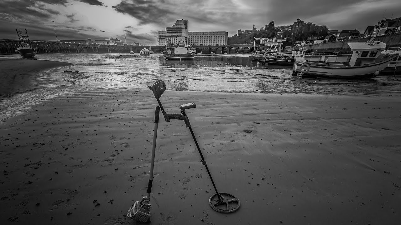 115. Metal Detecting along Folkestone Beach and back out with the XP Deus 2