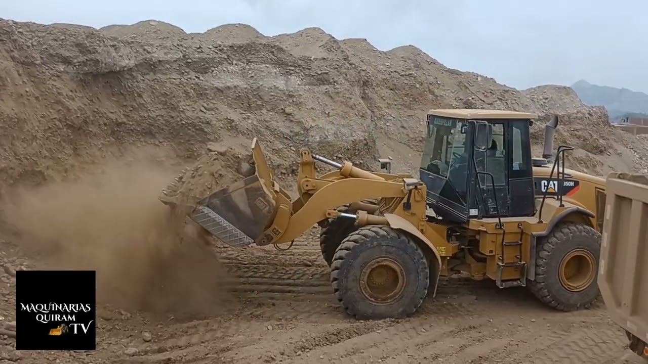 Cargador Frontal Caterpillar Serie 950 H en Carguillo a Volquete de doble tolva